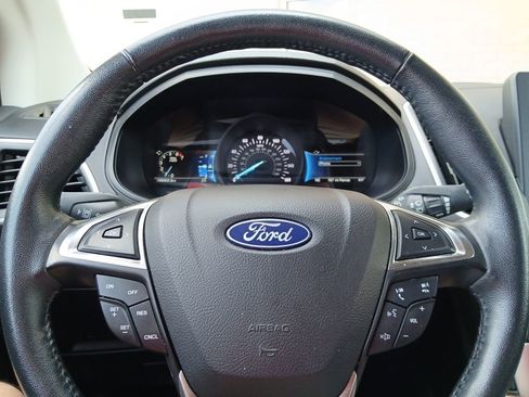 Used 2023 Ford Edge SEL image 17
