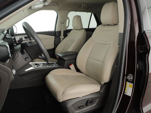 Used 2022 Ford Explorer Platinum w/ Equipment Group 601A AWD/4WD image 7