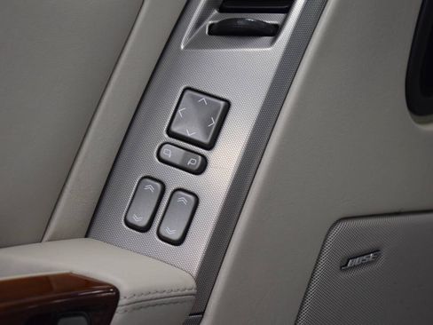 Used 2005 Cadillac XLR RWD image 56