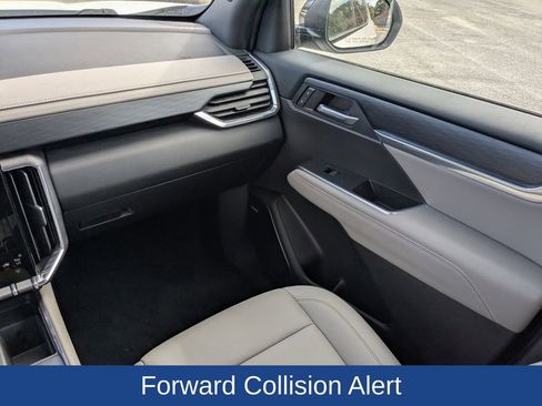 Used 2024 GMC Acadia Elevation w/ Black Edition image 20