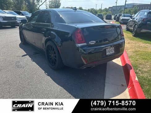 Used 2022 Chrysler 300 Touring w/ Sport Appearance Package RWD image 3