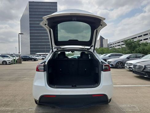 Used 2021 Tesla Model Y Long Range AWD/4WD image 7