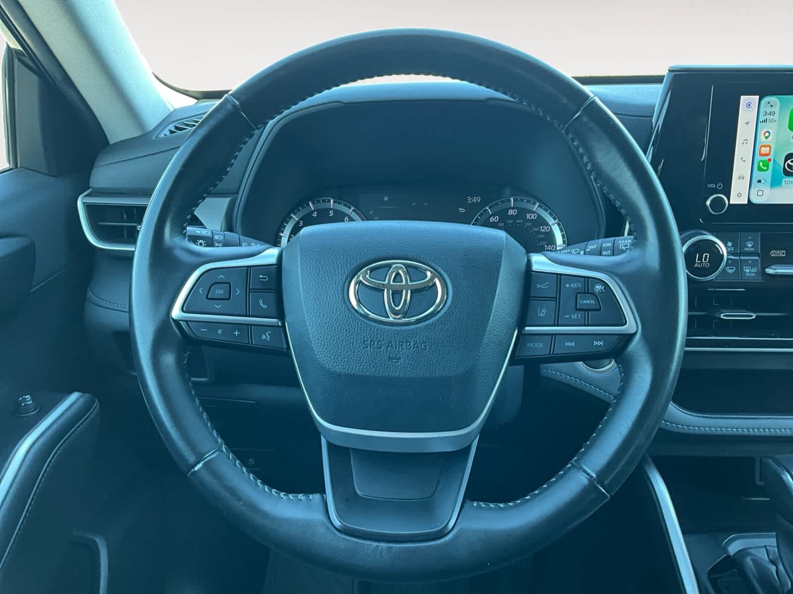 Used 2023 Toyota Highlander LE FWD image 12