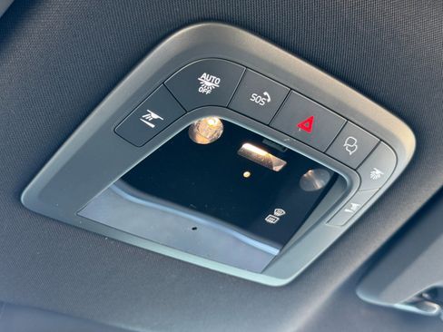 Used 2025 Volvo EX90 Ultra image 33