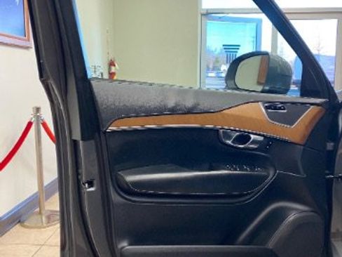 Used 2018 Volvo XC90 T6 Inscription w/ Convenience Package image 13