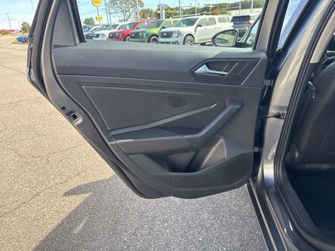 Used 2024 Volkswagen Jetta SE image 16