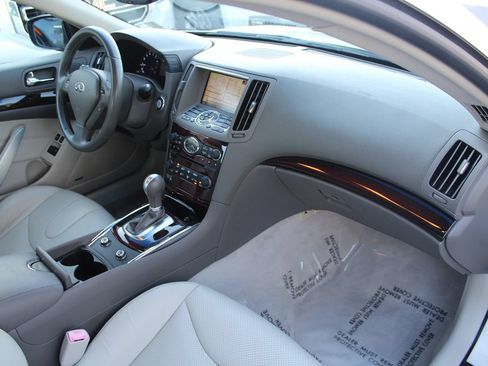 Used 2011 INFINITI G37 Journey w/ Premium Pkg RWD image 19