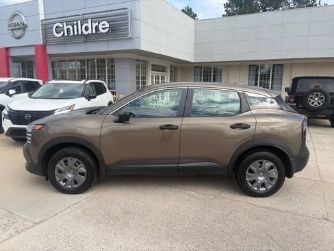 Used 2025 Nissan Kicks S FWD image 1
