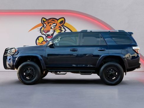 Used 2018 Toyota 4Runner TRD Off-Road Premium AWD/4WD image 8
