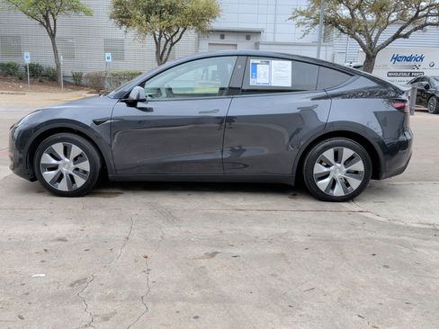 Used 2024 Tesla Model Y Long Range image 7