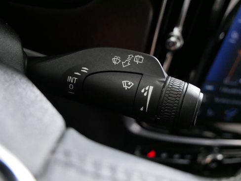 Used 2019 Volvo V90 T6 Cross Country w/ Protection Package Premier image 32