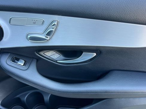 Used 2019 Mercedes-Benz GLC 300 image 20