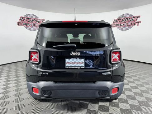 Used 2017 Jeep Renegade Latitude w/ Cold Weather Group AWD/4WD image 6