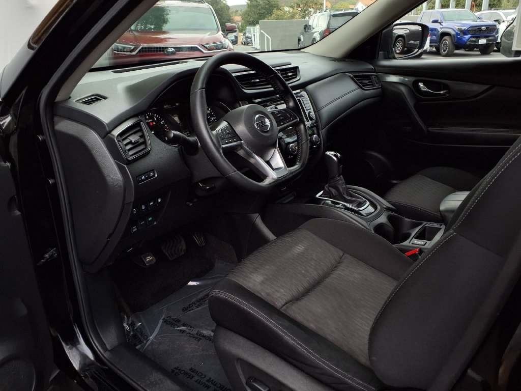 Used 2020 Nissan Rogue SV AWD/4WD image 17