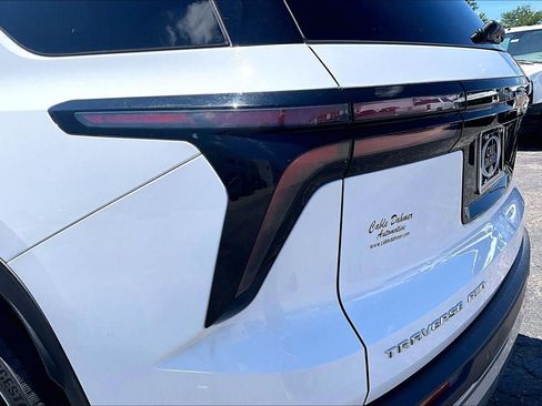 Used 2024 Chevrolet Traverse LT AWD/4WD image 28