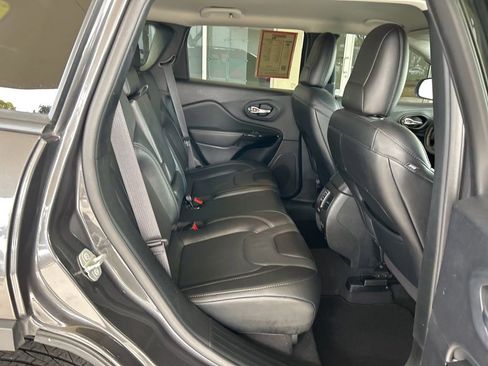 Used 2023 Jeep Cherokee Altitude Lux image 27