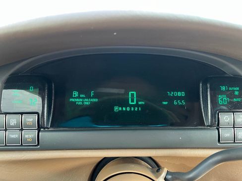 Used 1999 Cadillac De Ville w/ Comfort/Convenience Pkg image 32