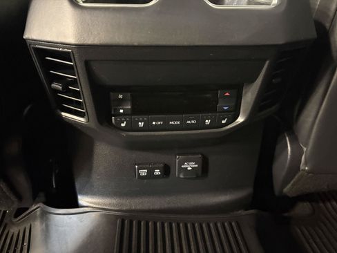 Used 2025 Toyota Sequoia Capstone AWD/4WD image 30