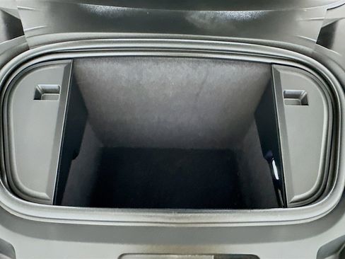 Used 2020 Porsche Taycan 4S image 31