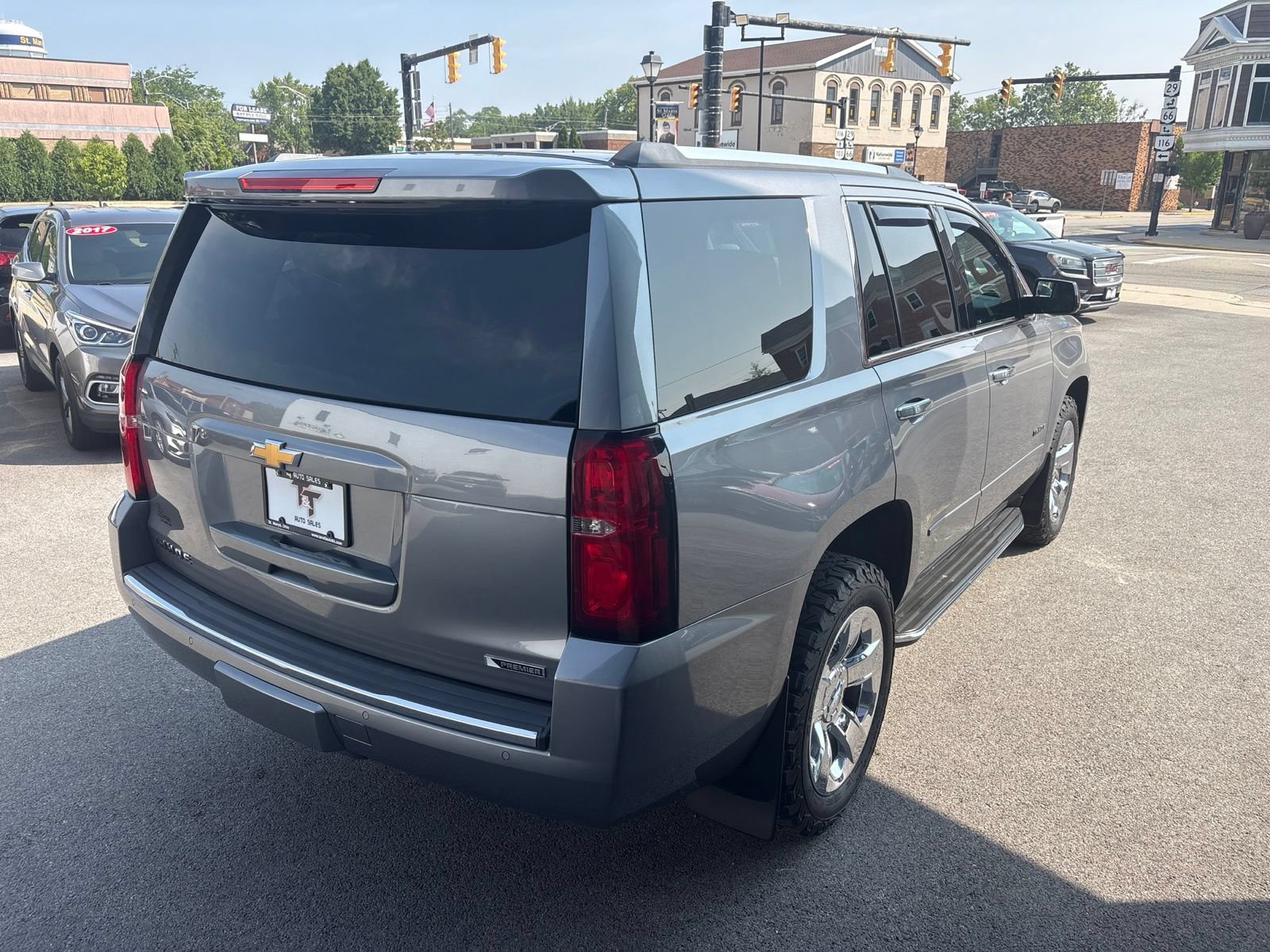 Used 2018 Chevrolet Tahoe Premier w/ Max Trailering Package AWD/4WD image 5