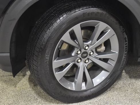 Used 2022 Ford Explorer XLT w/ Equipment Group 202A image 11