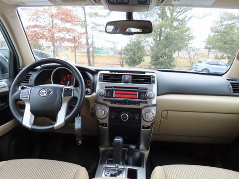 Used 2011 Toyota 4Runner 4WD image 17