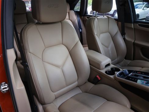 Certified 2022 Porsche Macan GTS image 37