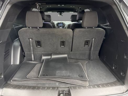 Used 2023 Chevrolet Traverse LT image 11