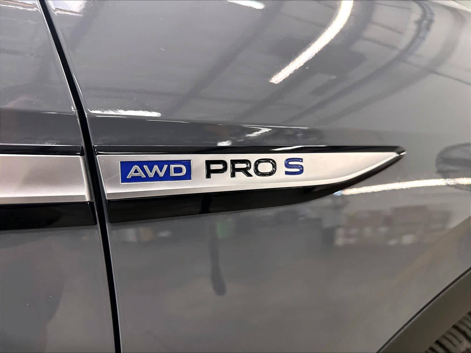 Used 2023 Volkswagen ID.4 Pro S AWD/4WD image 29