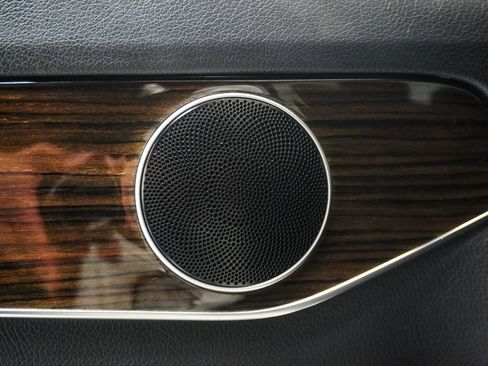 Used 2019 Mercedes-Benz C 300 Sedan image 10