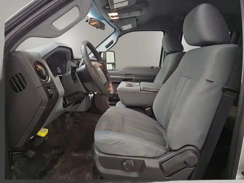 Used 2016 Ford F250 XL w/ Power Equipment Group AWD/4WD image 5
