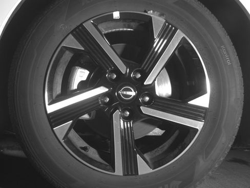 Used 2025 Nissan Sentra SV image 12