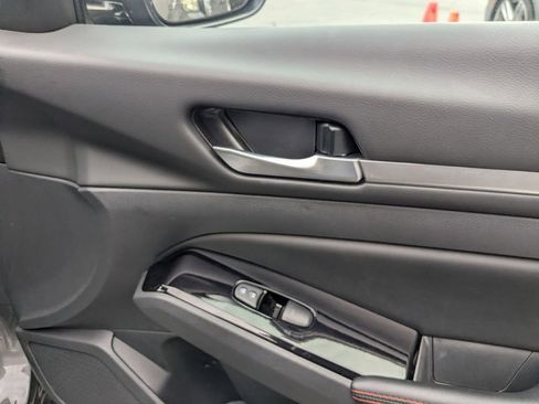 Used 2025 Nissan Altima 2.5 SR image 29