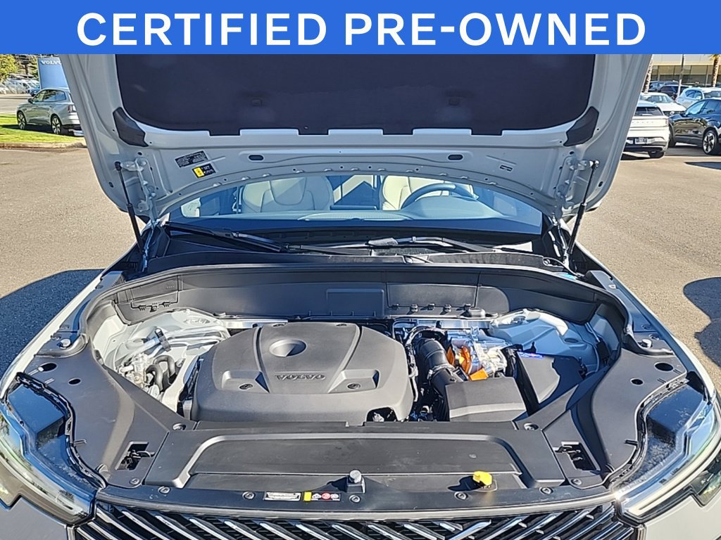 Used 2025 Volvo XC90 T8 Core AWD/4WD image 29
