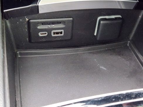 Used 2022 Buick Envision Essence w/ Technology Package I FWD image 17