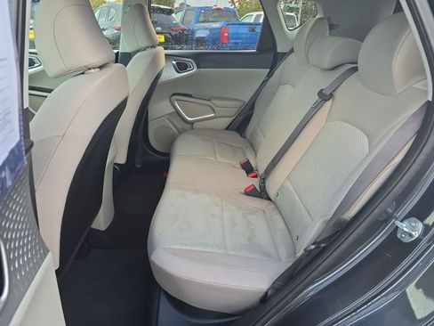 Used 2022 Kia Soul LX image 14