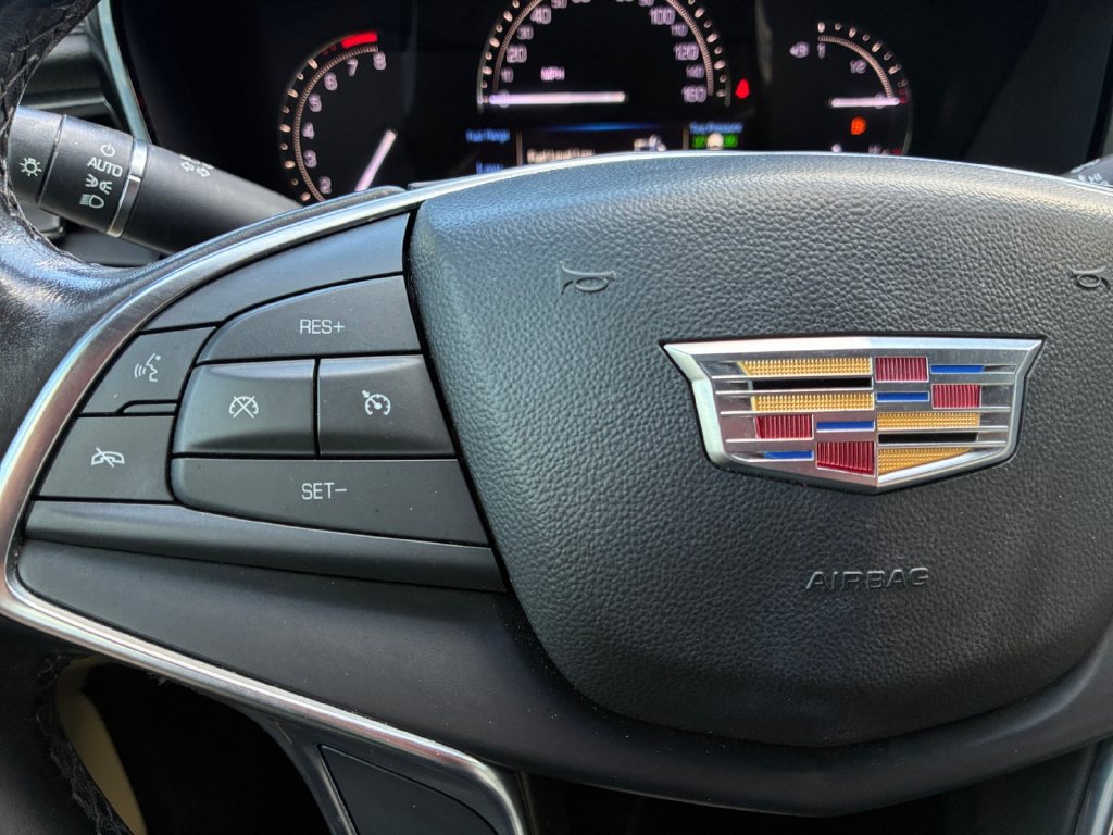 Used 2019 Cadillac XT5 FWD image 11