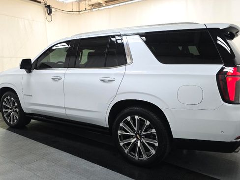 Used 2026 Chevrolet Tahoe High Country AWD/4WD image 4