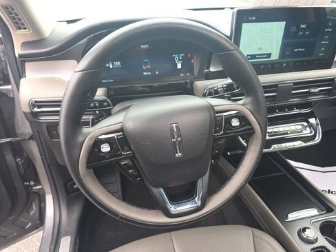 Used 2025 Lincoln Corsair AWD w/ Equipment Group 101A image 16