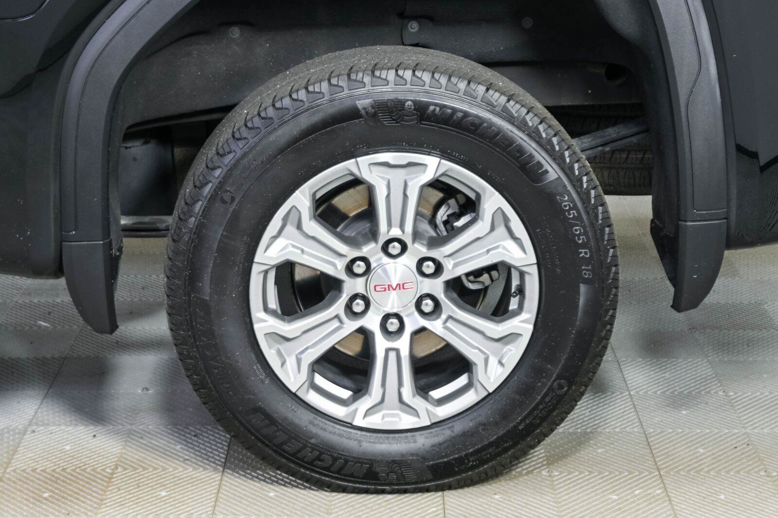Used 2025 GMC Sierra 1500 SLT RWD image 35