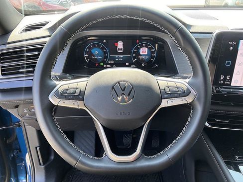 Used 2025 Volkswagen Atlas Cross Sport SE FWD image 13