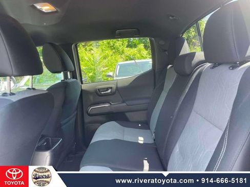 Used 2022 Toyota Tacoma TRD Off-Road w/ Technology Package AWD/4WD image 15