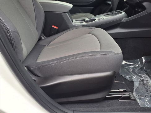 Used 2025 Subaru Crosstrek 2.0i image 25