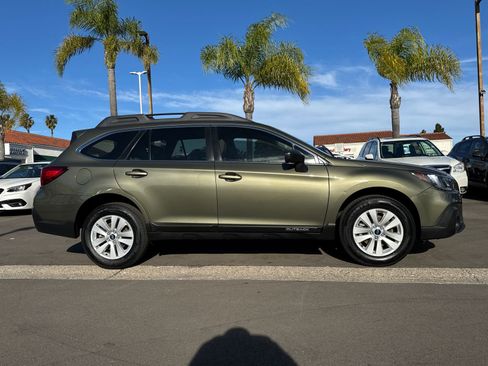Used 2018 Subaru Outback 2.5i image 5