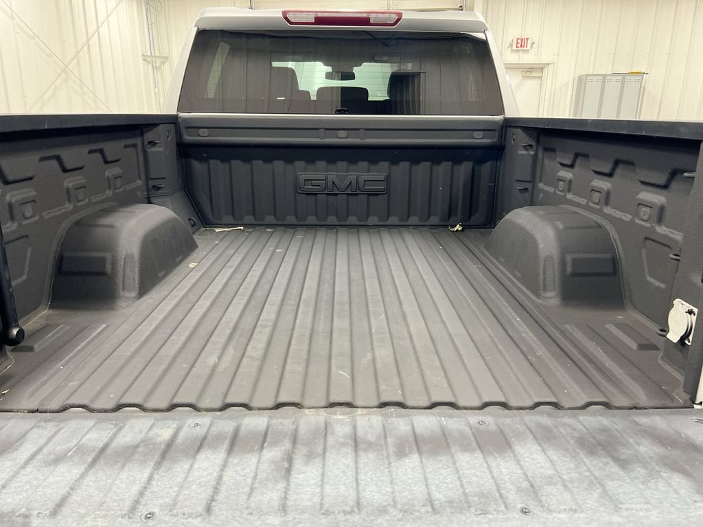 Used 2022 GMC Sierra 1500 SLT AWD/4WD image 23