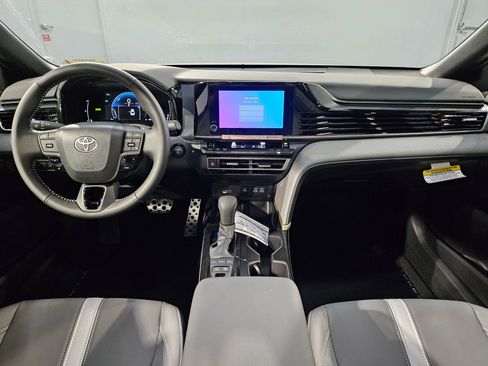New 2026 Toyota Camry SE FWD image 9