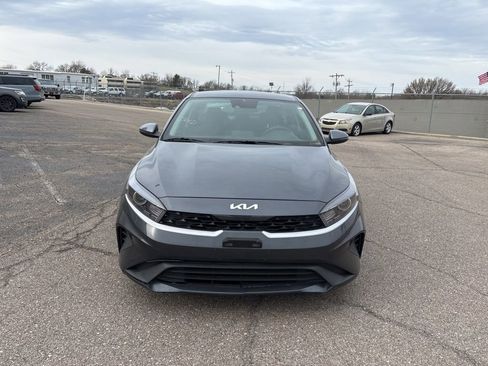 Used 2023 Kia Forte LXS w/ LXS Technology Package image 2