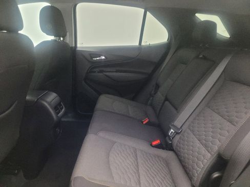 Used 2021 Chevrolet Equinox LT FWD image 18