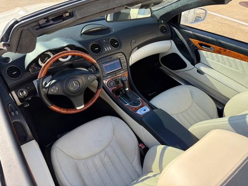 Used 2009 Mercedes-Benz SL 550 image 17