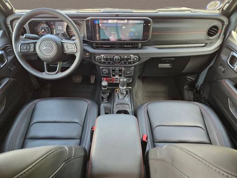 Used 2024 Jeep Gladiator Rubicon AWD/4WD image 16